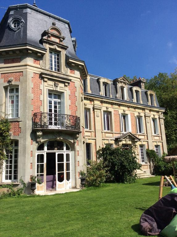 Chateau De Bertreville Bed & Breakfast Exterior photo