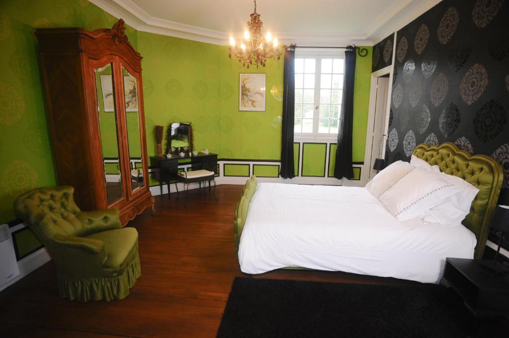 Chateau De Bertreville Bed & Breakfast Room photo