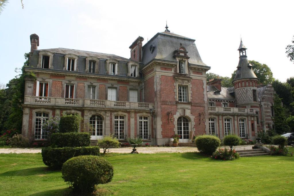 Chateau De Bertreville Bed & Breakfast Exterior photo