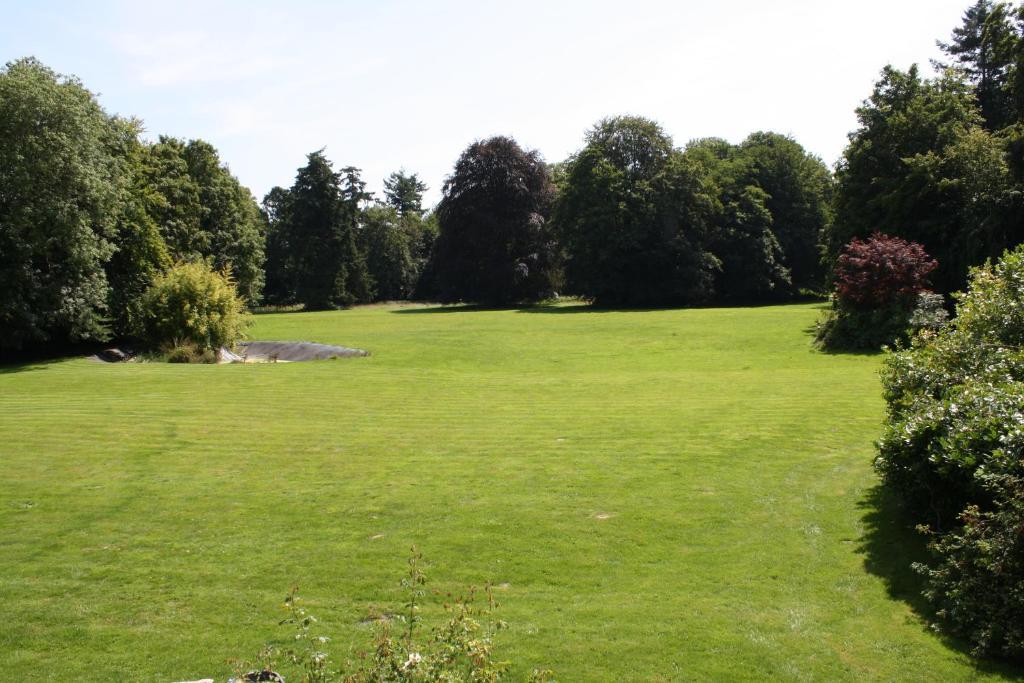 Chateau De Bertreville Bed & Breakfast Exterior photo