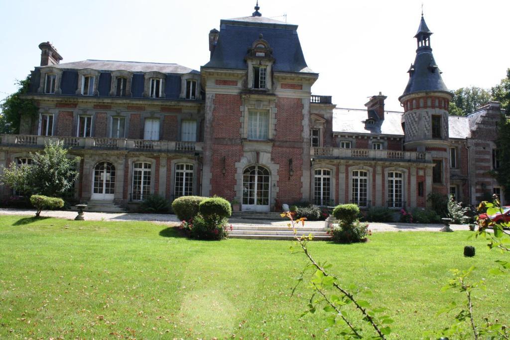 Chateau De Bertreville Bed & Breakfast Exterior photo